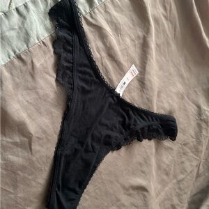 Victoria’s Secret Elegant Black Lace Trim thong Panty